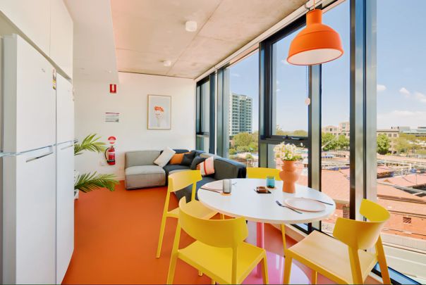 5 Bedroom Apartment-Ensuite & Balcony - Photo 1