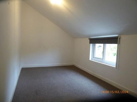 2 bedroom end of terrace house to rent - Photo 3