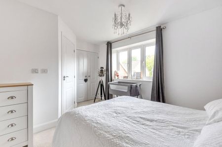 2 bedroom semi-detached house to rent - Photo 3