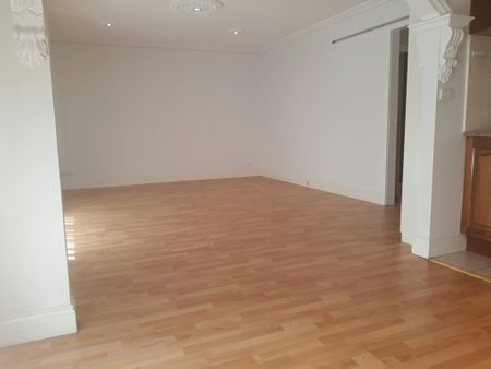 Spacious 3-Bedroom Unit in St Albans - Photo 2