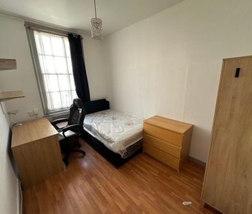 5 bedroom flat to rent - Photo 4