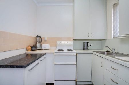 One Bedroom Ground Floor Apartment in the Belmore Gardens - Photo 4