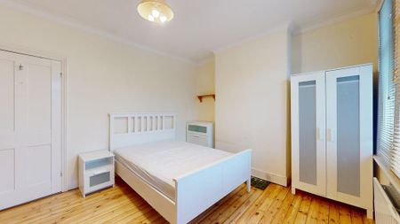 4 bedroom terraced house to rent - Photo 4