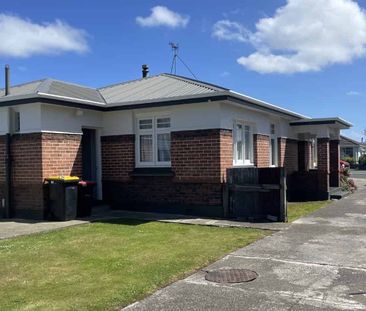 3 bedrooms great spacious section - Photo 5