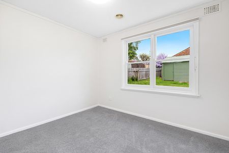 90 Walker Cres, Narrabundah ACT 2604 - House For Rent | Domain - Photo 3