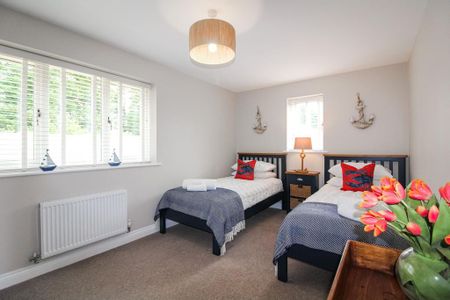 2 bedroom semi-detached house to rent - Photo 5