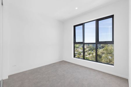 Stunning Mountain View from the Top Floor – 2 Bedroom Apartment - Photo 2