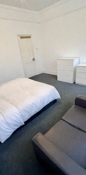 Room in a Shared Flat, Greyswood Street, SW16 - Photo 2