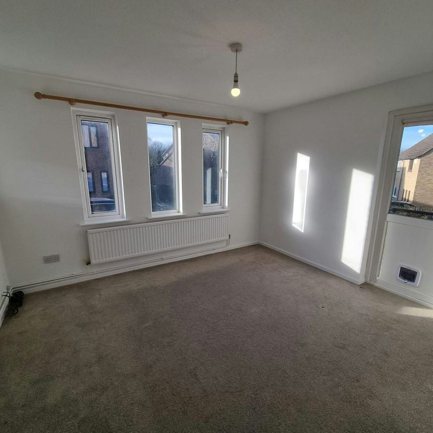 Maisonette to rent on - Photo 1