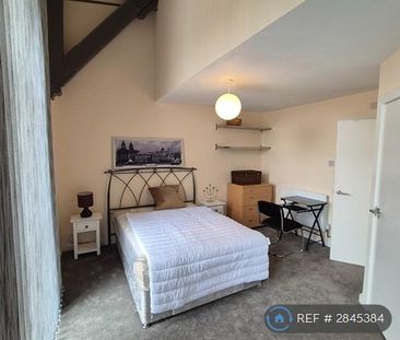 1 bedroom in a house share to rent - Photo 2