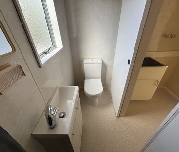 Tidy 2-Bedroom Unit in Papakura – Ideal for Couples or Small Families - Photo 5
