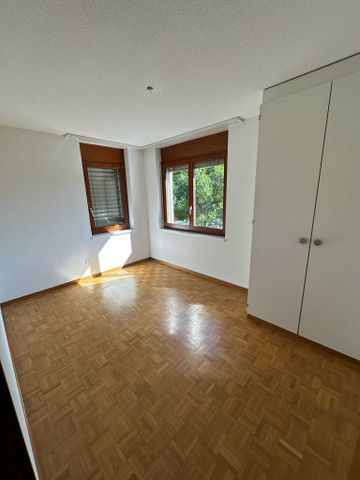 Helle 4.5-Zimmer-Wohnung mit Balkon - Photo 2