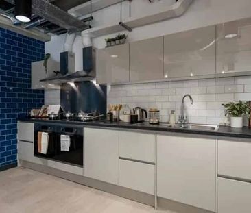 8 Bed Standard Ensuite - Photo 3