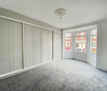 2 bedroom ground floor flat to rent - Photo 2