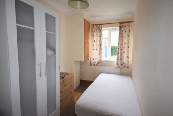 To Rent Curzon Road, Springbourne, Bournemouth, BH1 £2,225 pcm Tenancy Info - Photo 1