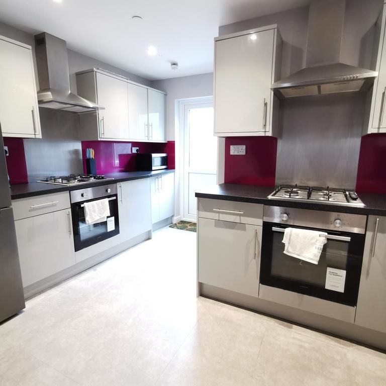 4 bedroom house to rent - Photo 1