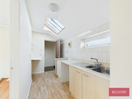 Flat to rent on - Photo 3