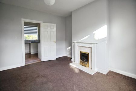 2 bedroom end of terrace house to rent - Photo 3