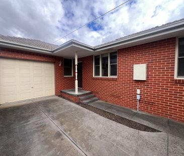2/9 Hotham Street, Hughesdale VIC 3166 - House For Rent | Domain - Photo 3
