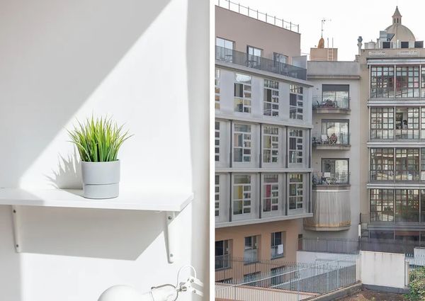 Ronda de la Universitat, Barcelona, Catalonia 08007