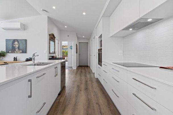 Beautiful Two Bedroom Home - On the Reserve Edge - Brookfield - Photo 1