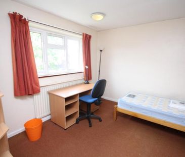 Franklin Court, Guildford, Surrey, GU2 8ED - Photo 5