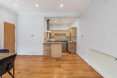 3 bedroom flat to rent - Photo 2