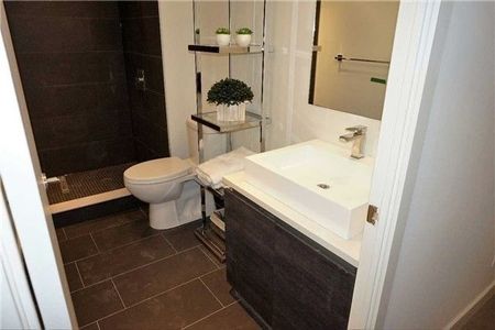 For Lease - 111 Bathurst Street Unit# 519, Toronto, Ontario - Photo 5