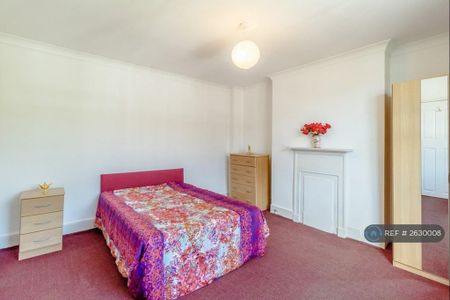 4 bedroom terraced house to rent - Photo 3