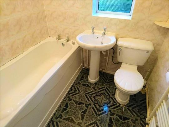 3 bedroom semi-detached house to rent - Photo 1