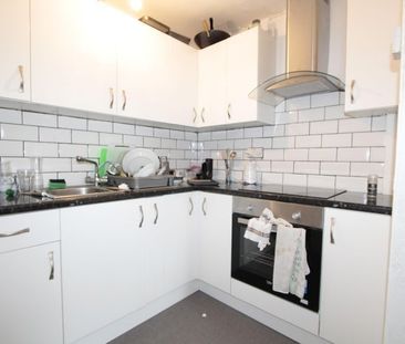 Room in a Shared Flat, Dethick Court, E3 - Photo 4
