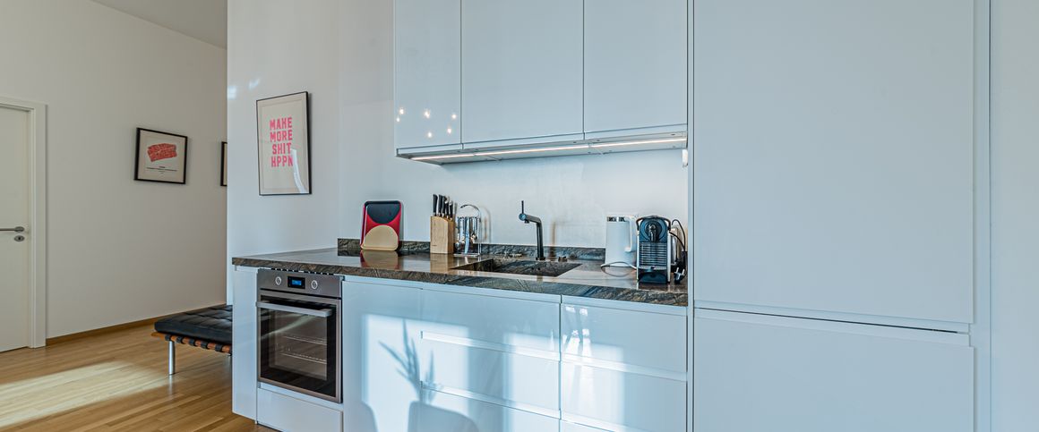 City-Residence: Bahnhofsviertel: Hochwertige und ruhige 2-Zimmer-Wohnung mit Skylineblick - Photo 1