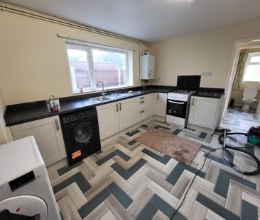 3 bedroom terraced house to rent - Photo 6