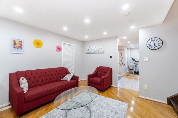 For Lease - 5949 Algarve Drive, Mississauga, Ontario - Photo 1