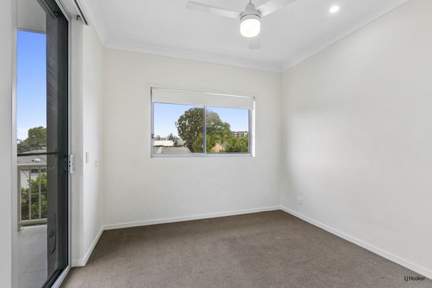 Coastal One-Bedroom Apartment just 450m to the Beach - Photo 1