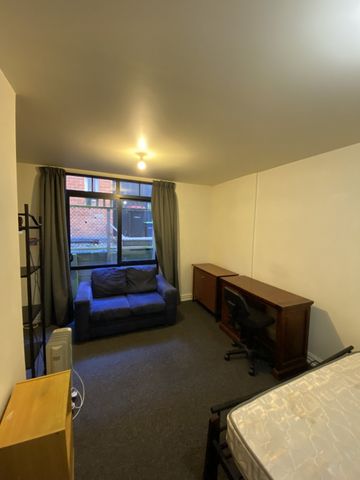 Boarding house room centrally located - Photo 3