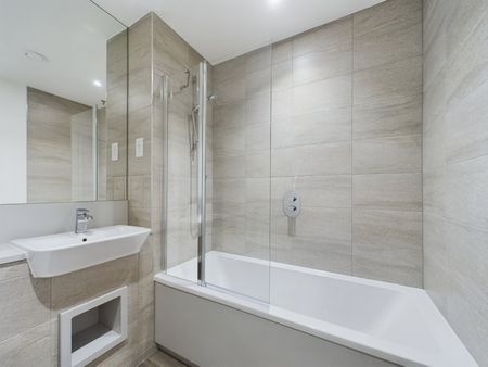 3 bedroom House in Coopers Hill, Bracknell - Photo 4