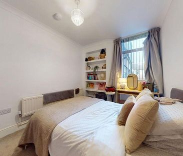 4 bedroom property to rent - Photo 1