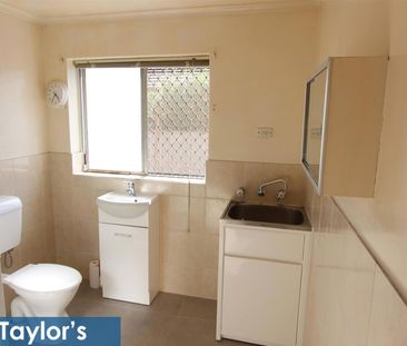 IDEAL FOR THOSE SEEKING A CLEAN, MODERN AND EASY-CARE LIFESTYLE IN ... - Photo 1
