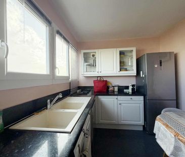 Location Appartement 4 pièces 82m² BORDEAUX 33300 - Photo 3