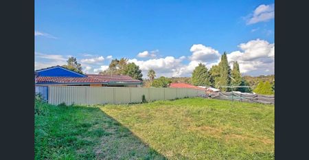 Family Comfort in a Convenient Ambarvale Location - Photo 5