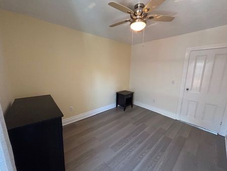 For Lease - 177 Athol Street, Oshawa, Ontario - Photo 2