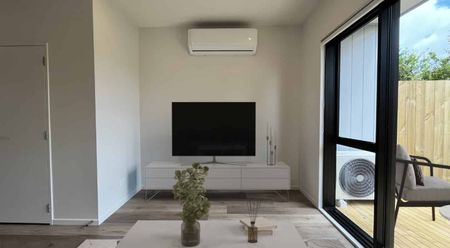 Mangere Bridge Living – Comfortable. Convenient. Ideal. - Photo 2