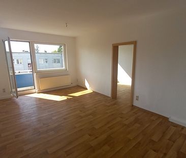 Sonnige 4-Raum-Wohnung in schöner Lage - Foto 3