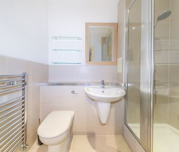 2 Bed Flat, Angel Lane, E15 - Photo 6