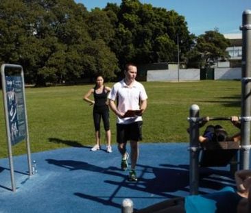 LARGE MAIN BEDROOM PLUS SMALL STUDY WITH PARKING IN PRIME LOCATION! - Photo 3