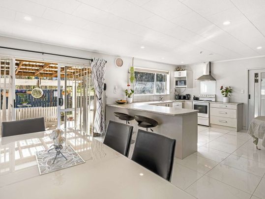 Springvale - 5 Bedrooms - Photo 1