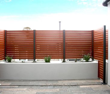 EXECUTIVE STYLE LIVING OPPOSITE SOUTHLAND! - Photo 6