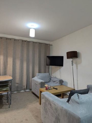 1 Bed Flat, Newton Park Court, LS7 - Photo 4