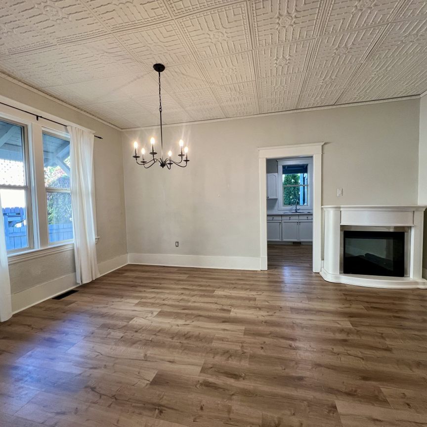 Charming Home in Downtown Kelowna - Photo 1